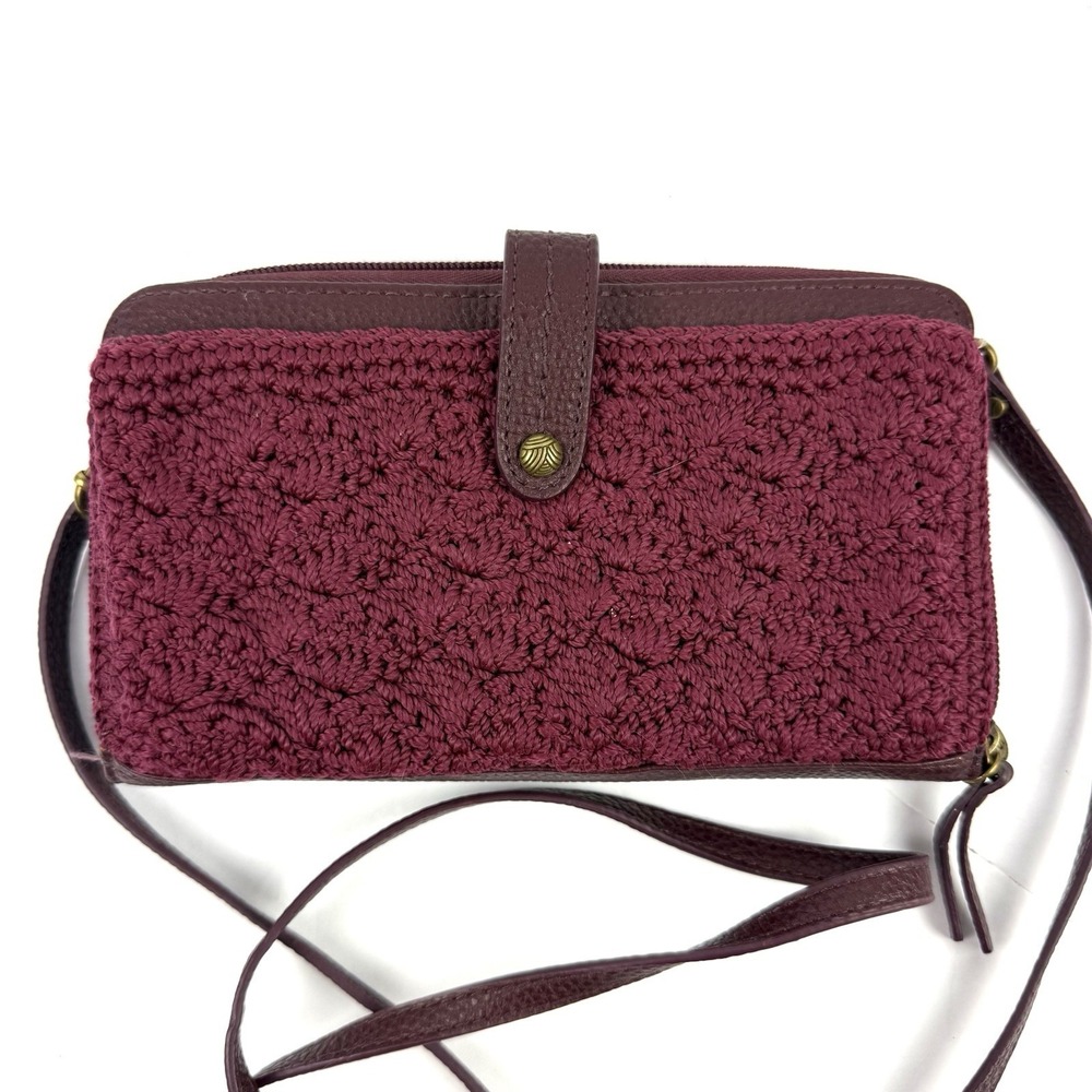 The Sak Iris Crochet Crossbody Smartphone Wallet Burgundy Leather Knit Used Once